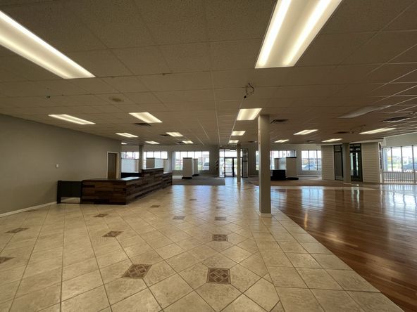 Lima/Orlando Commercial Center: 6210-6230 Lima Road, Fort Wayne, IN 416818